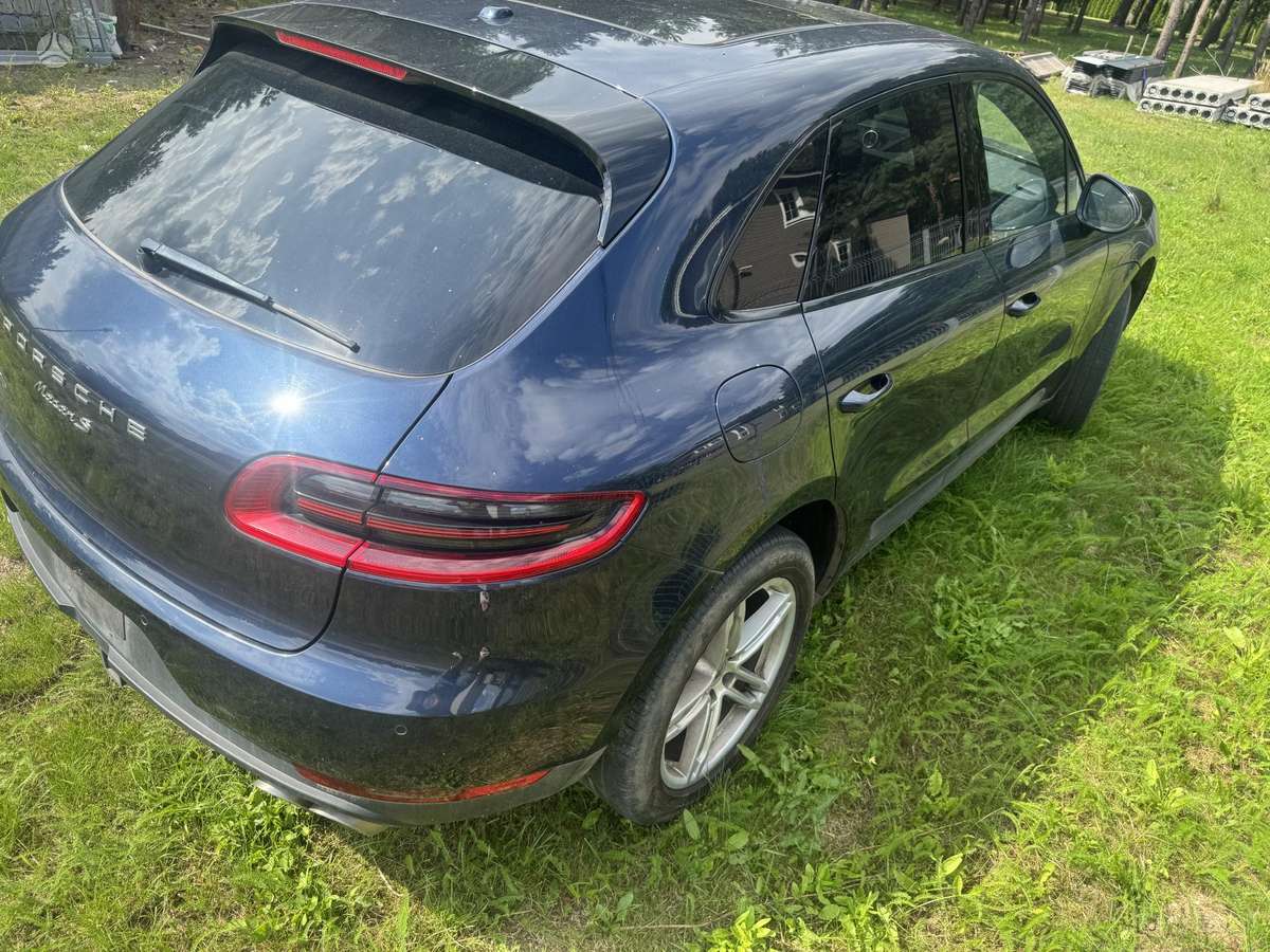 Porsche Macan - 2