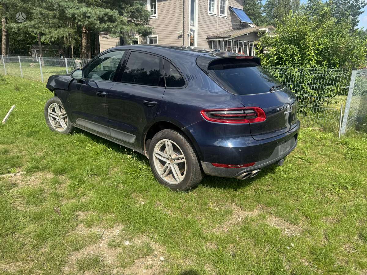 Porsche Macan - 3