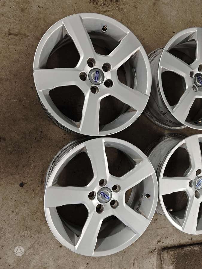 Volvo V50, lengvojo lydinio, R17