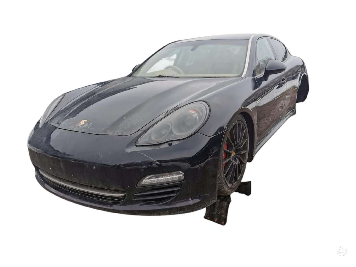 Porsche Panamera dalimis