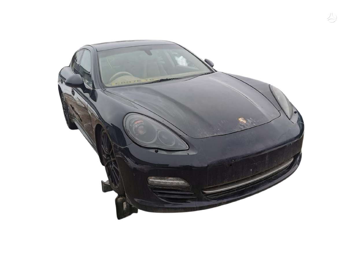 Porsche Panamera dalimis