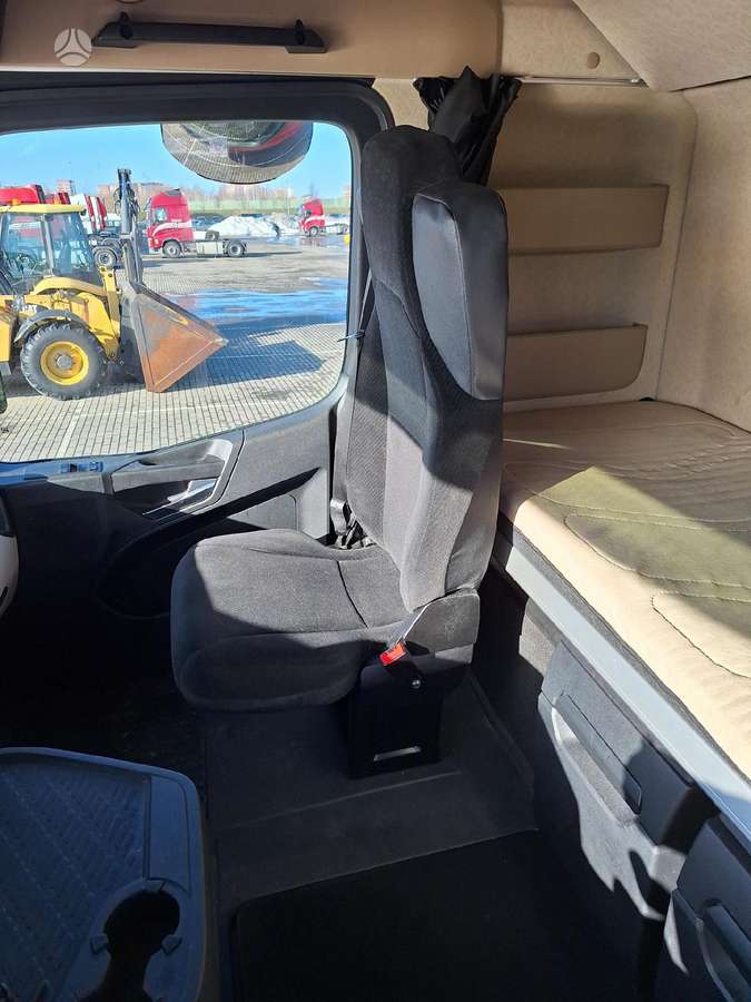 Mercedes-Benz Actros, double sleeper