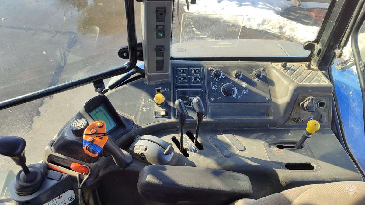 New Holland TM175, тракторы