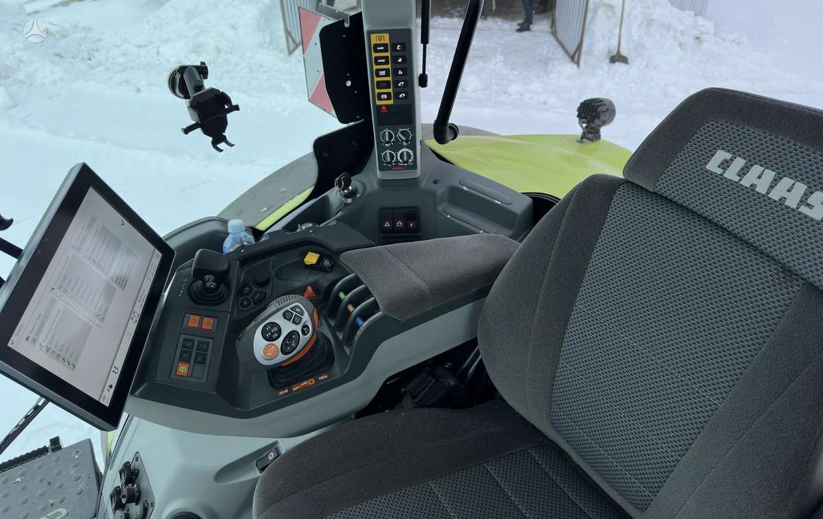 Claas AXION 830 CMATIC, tractors
