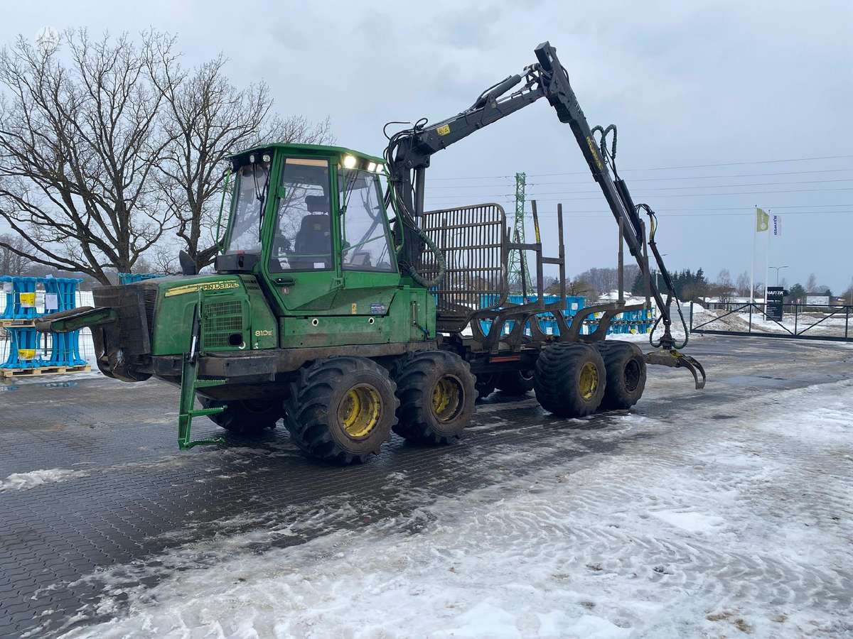 John Deere 810E (F576), форвардеры