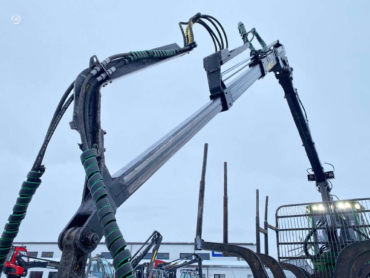 John Deere 810E (F576), форвардеры