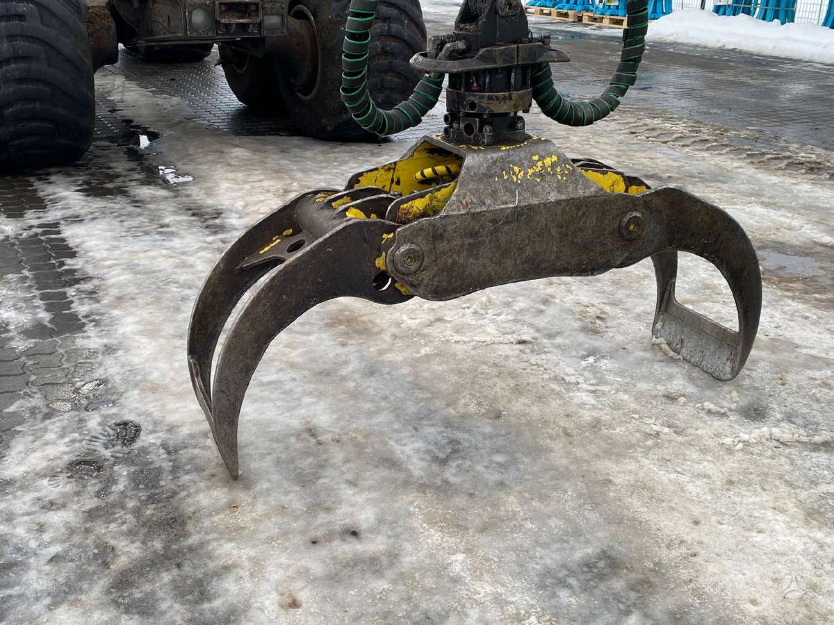 John Deere 810E (F576), forwarders
