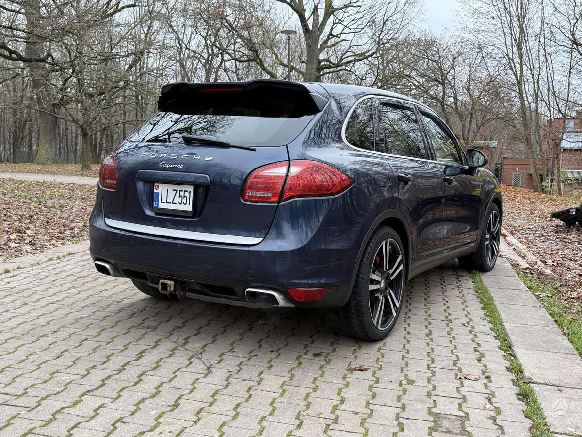 Porsche Cayenne - 4