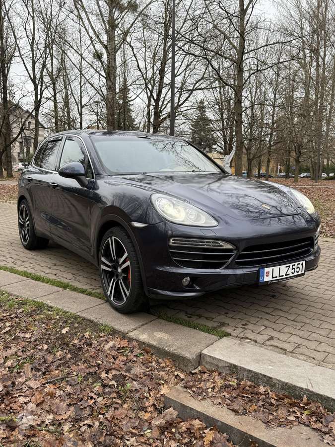 Porsche Cayenne - 2