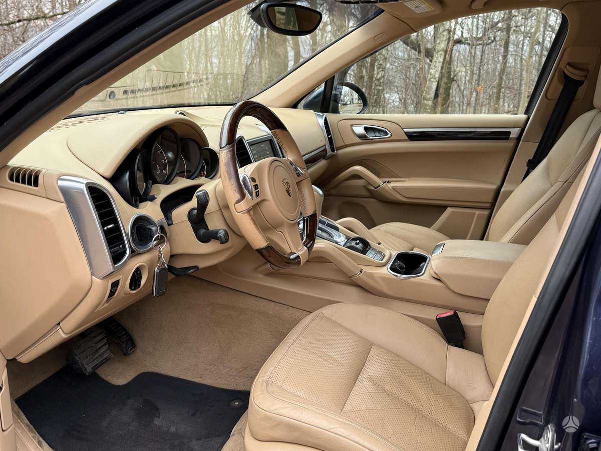 Porsche Cayenne - 5