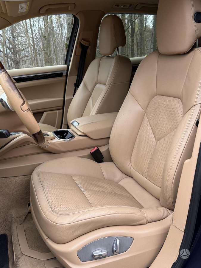 Porsche Cayenne - 6