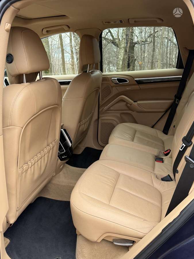 Porsche Cayenne - 7