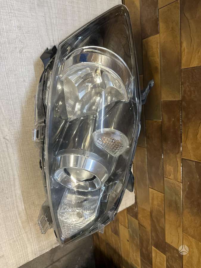 Toyota Auris, 81110-02a70, lights