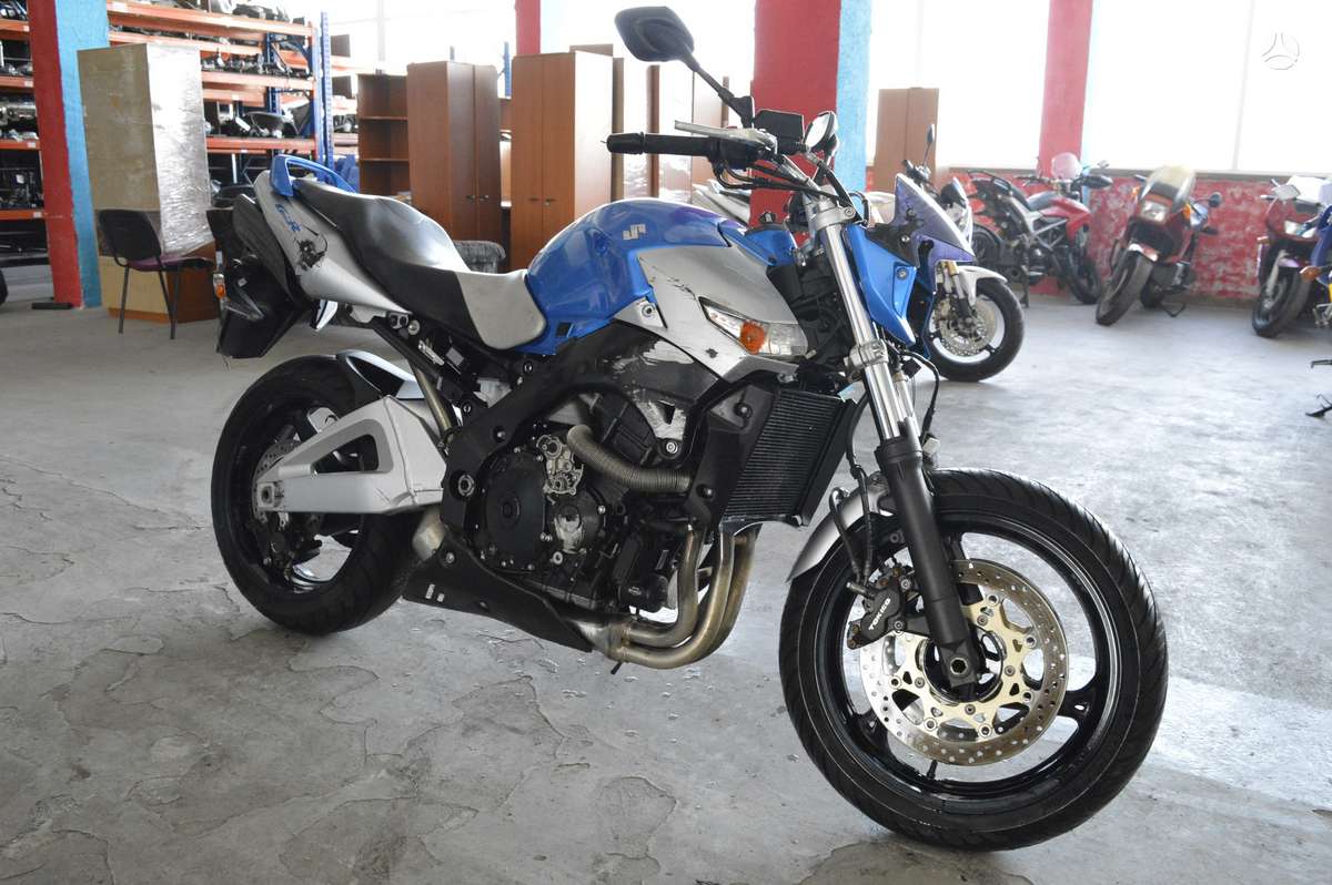 Suzuki GSR, street / classic