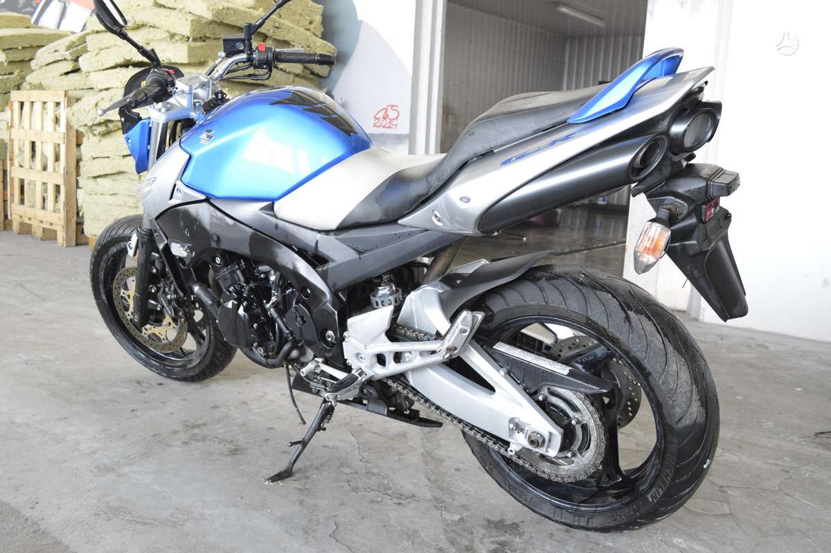 Suzuki GSR, street / classic