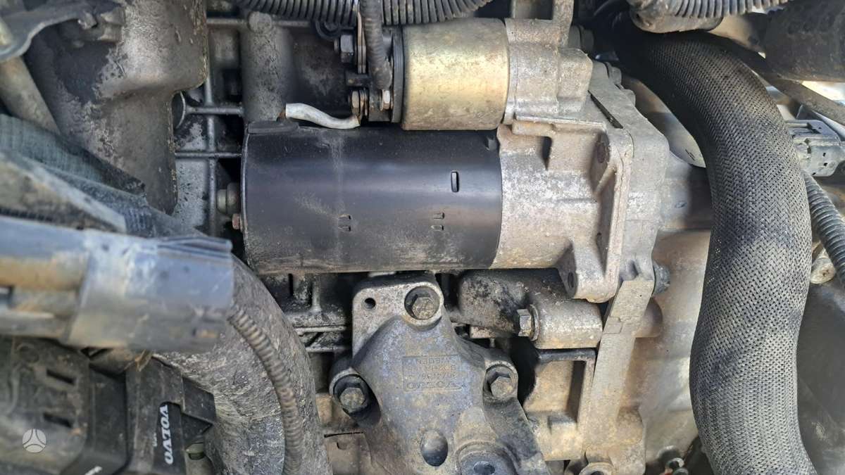 Volvo V70, D5244T. TF-80SC, engine parts