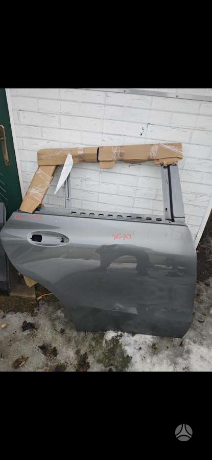 Mercedes-Benz EQC doors