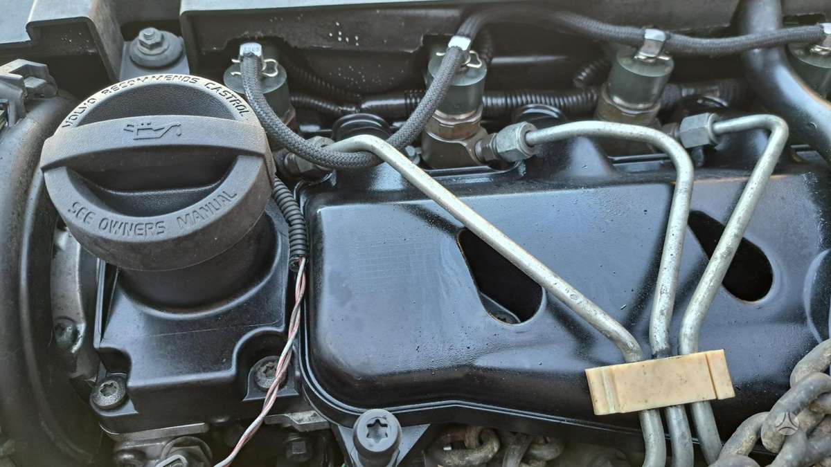 Volvo V70, D5244T. TF-80SC, детали двигателя