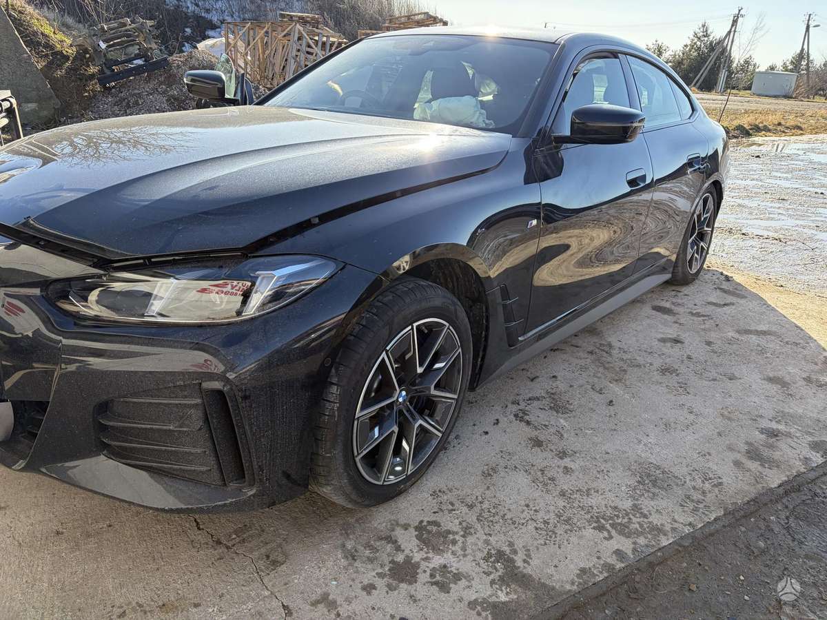 BMW i4