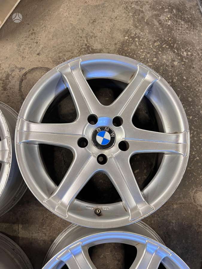 BMW, lengvojo lydinio, R17