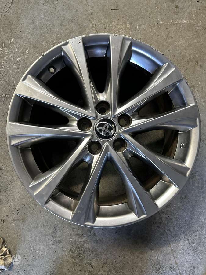 Toyota, lengvojo lydinio, R18
