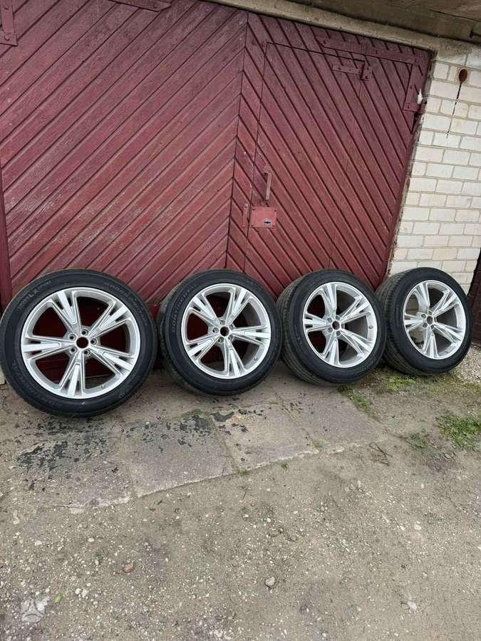 Audi Q8, lengvojo lydinio, R21