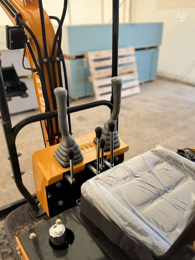 ENZO HT-10B, mini excavator