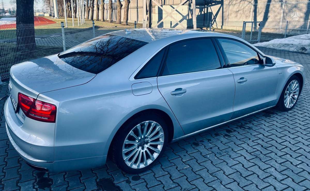 Audi A8, 6.3 l., Седан