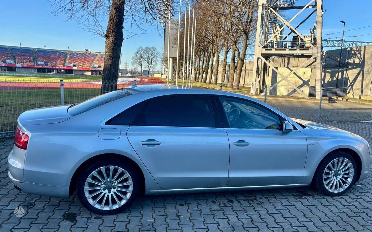 Audi A8, 6.3 l., Седан