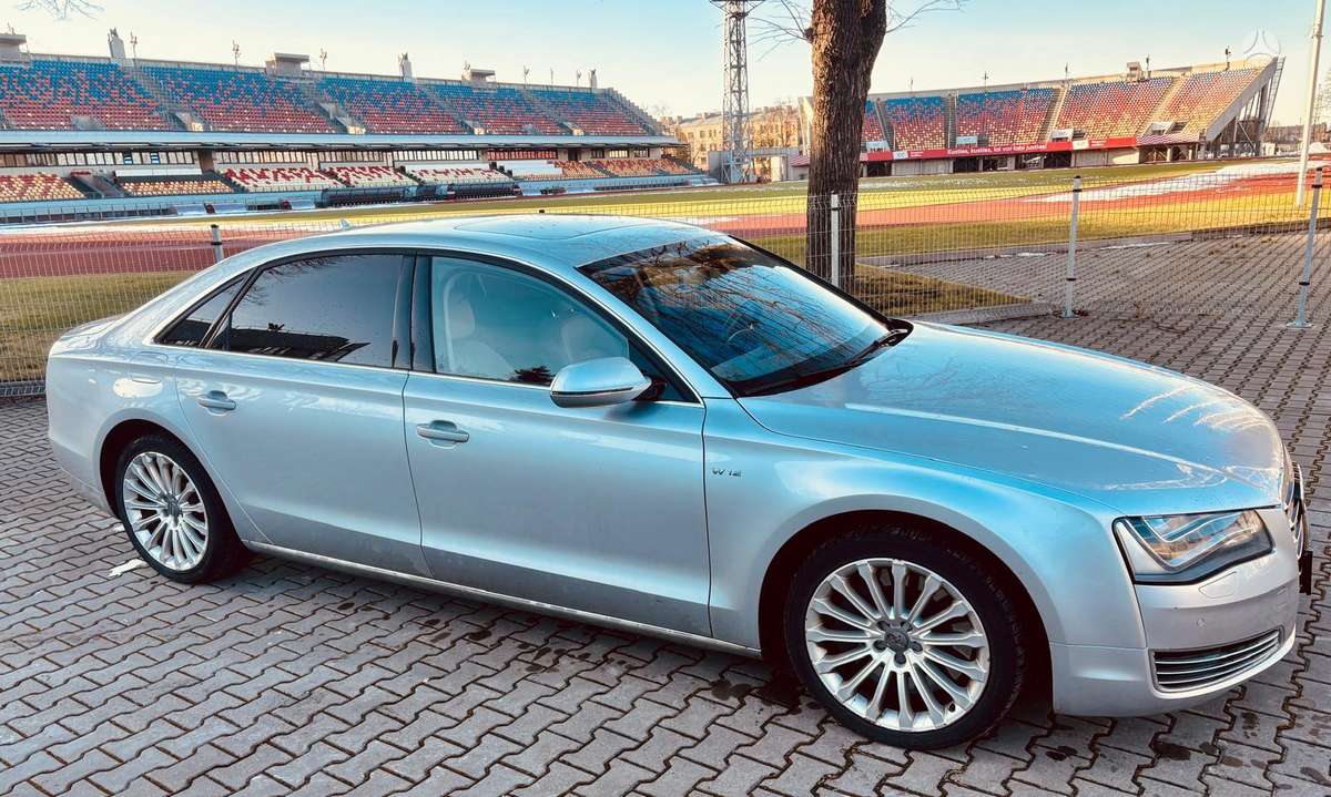 Audi A8, 6.3 l., Седан