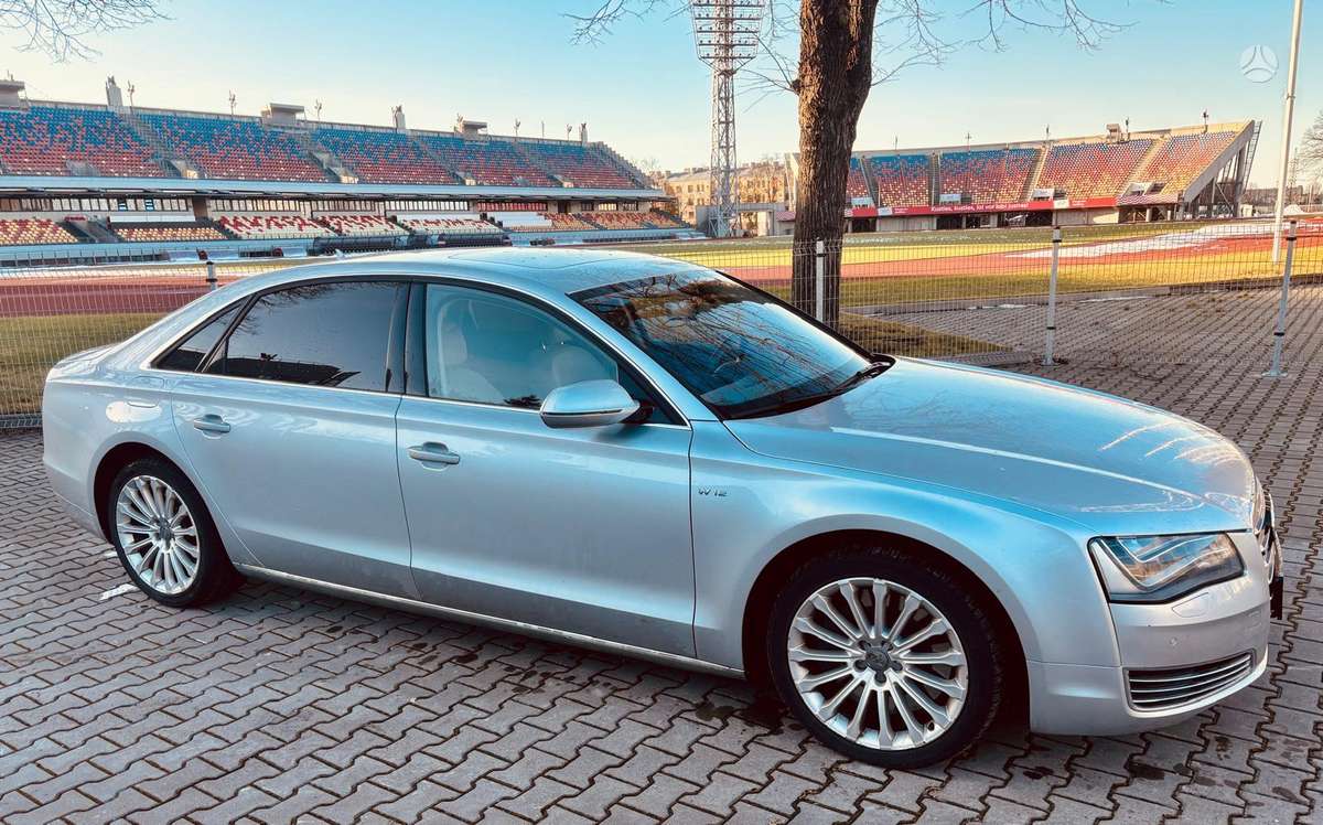 Audi A8, 6.3 l., Седан