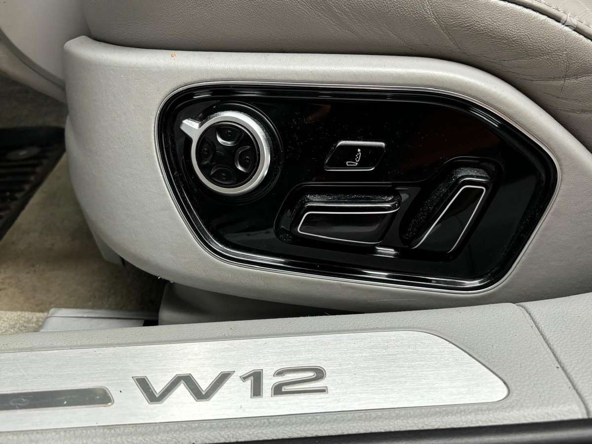 Audi A8, 6.3 l., Седан