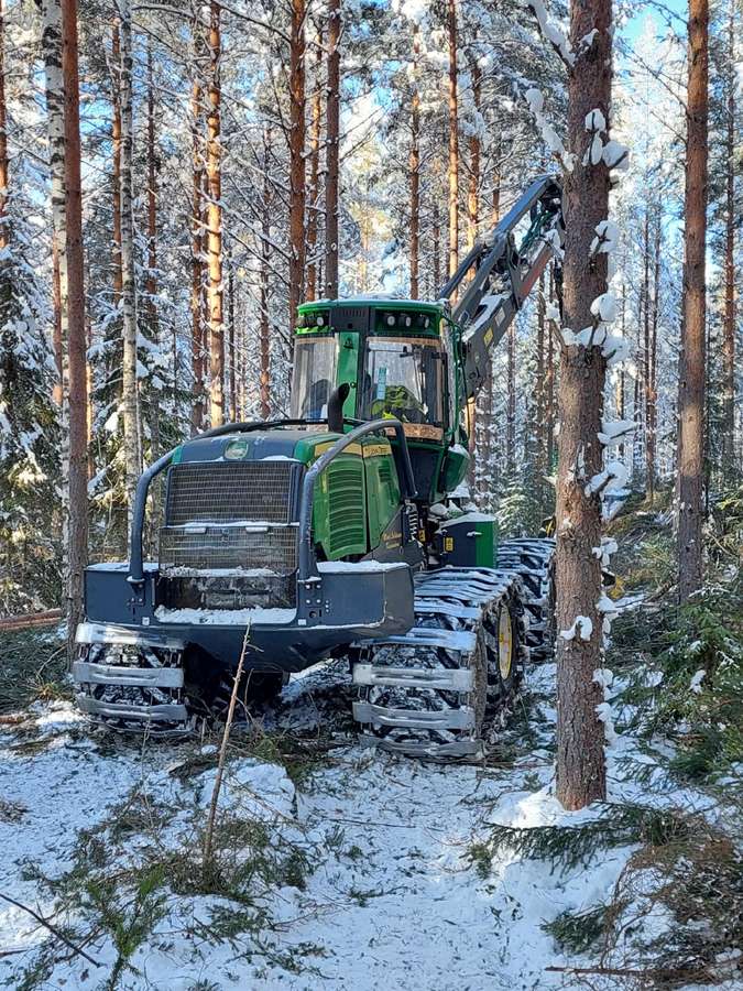 John Deere 1170G 8WD (H535), харвестеры