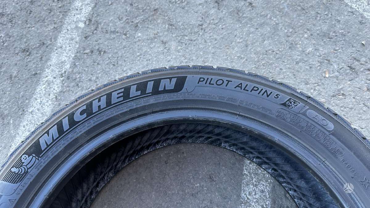 Michelin Pilot ALPIN 5, winter 245/45 R19