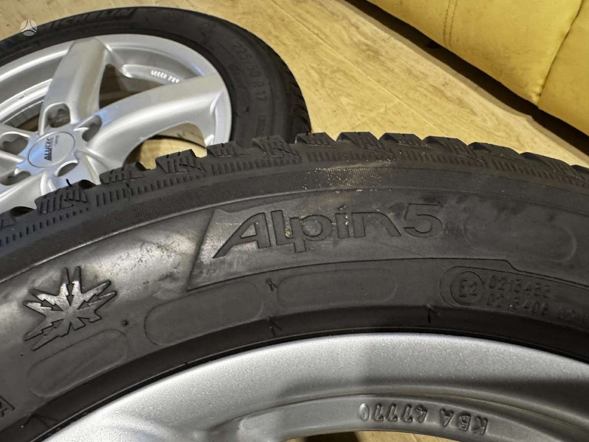Audi A4 su žiem. padangomis, light alloy, R17