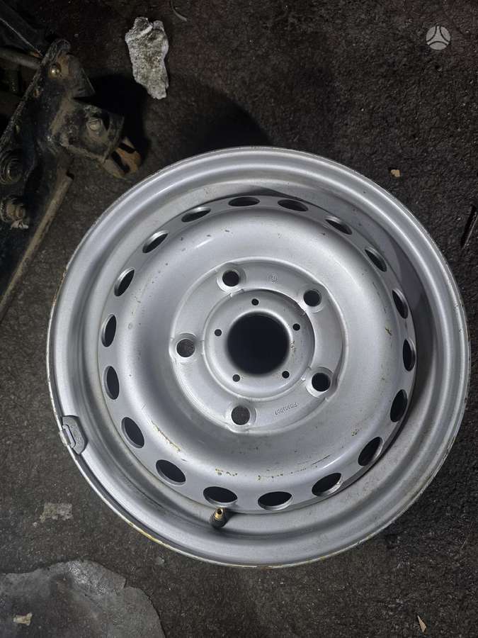 Ford Transit, tērauda apzīmogoti, R16