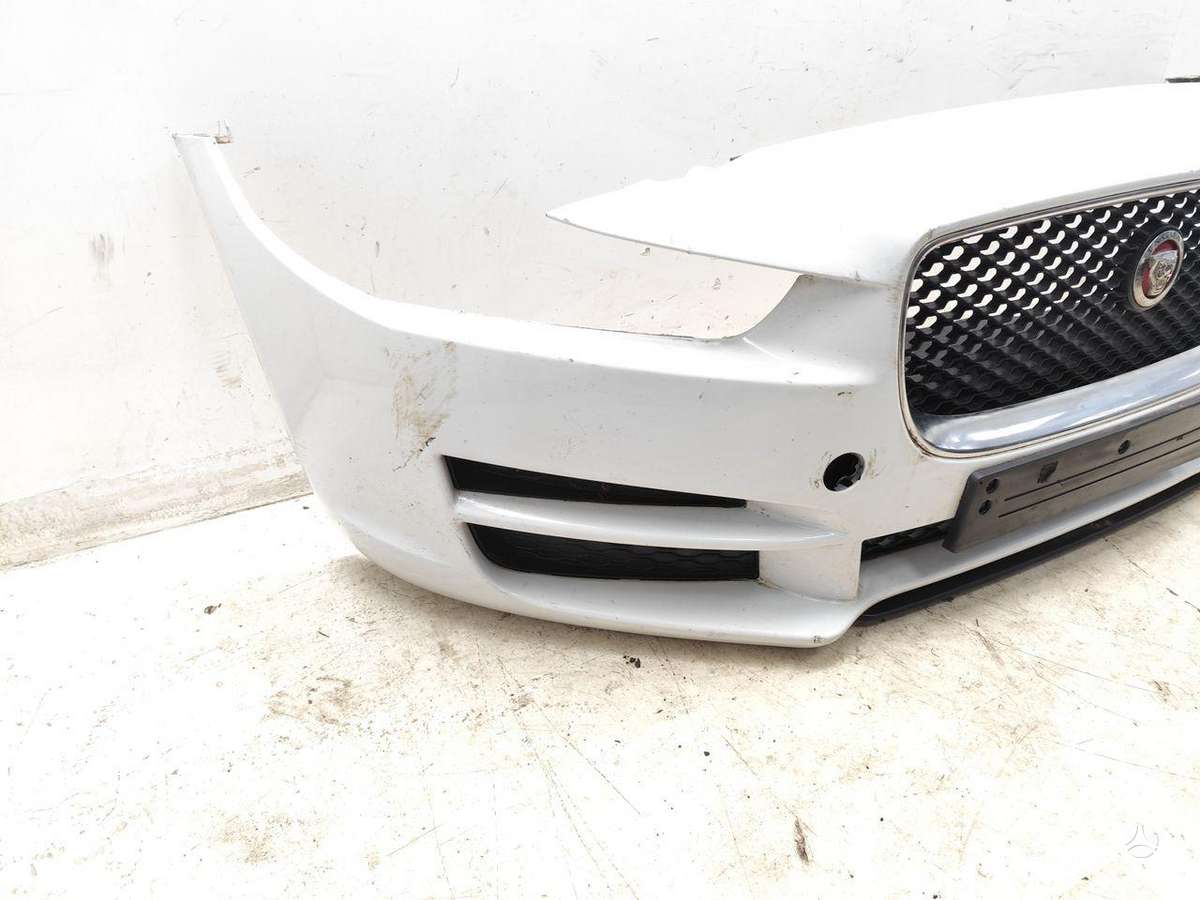 Jaguar XE bumpers