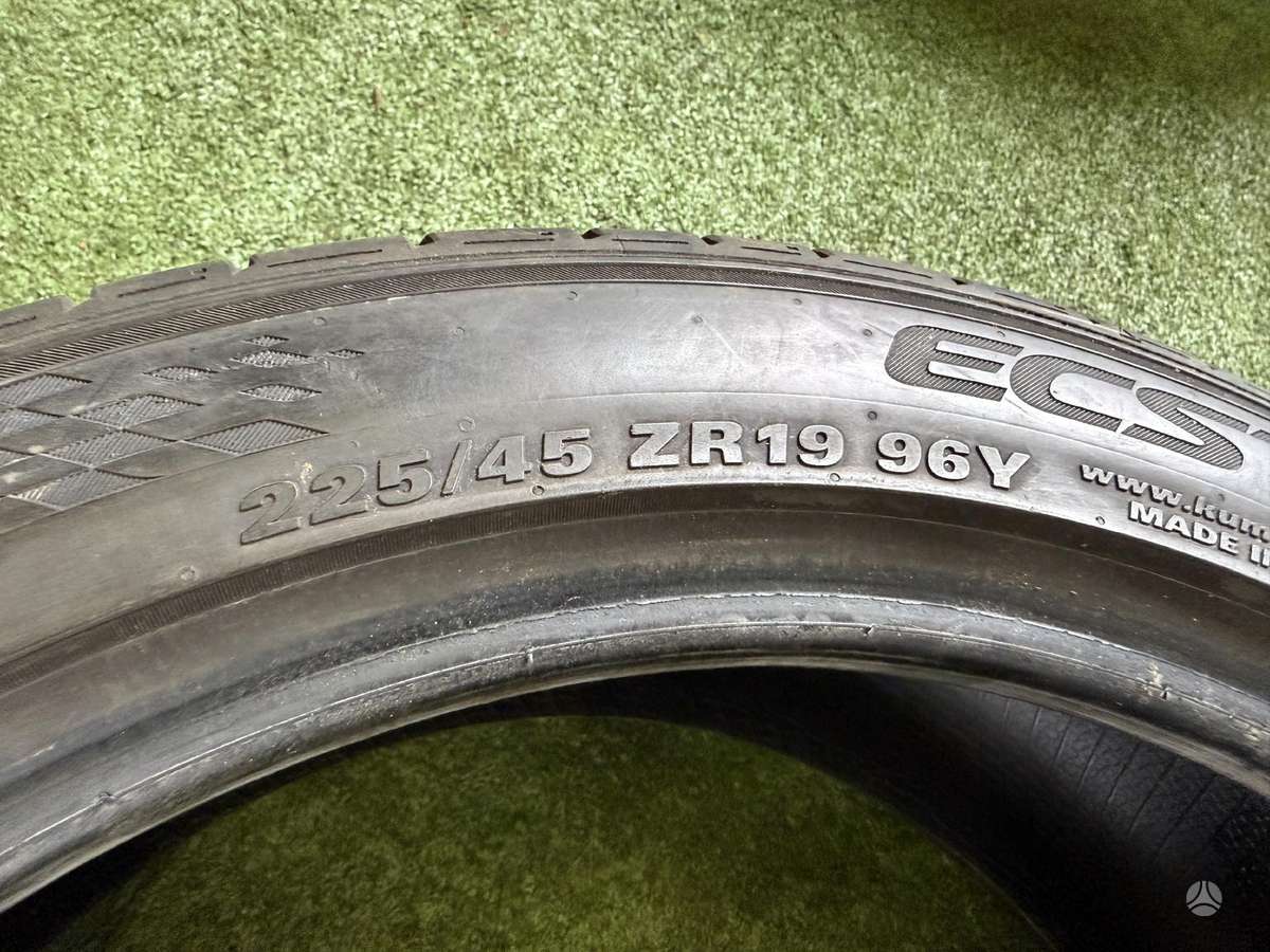 Kumho 7/8mm, vasarinės 225/45 R19