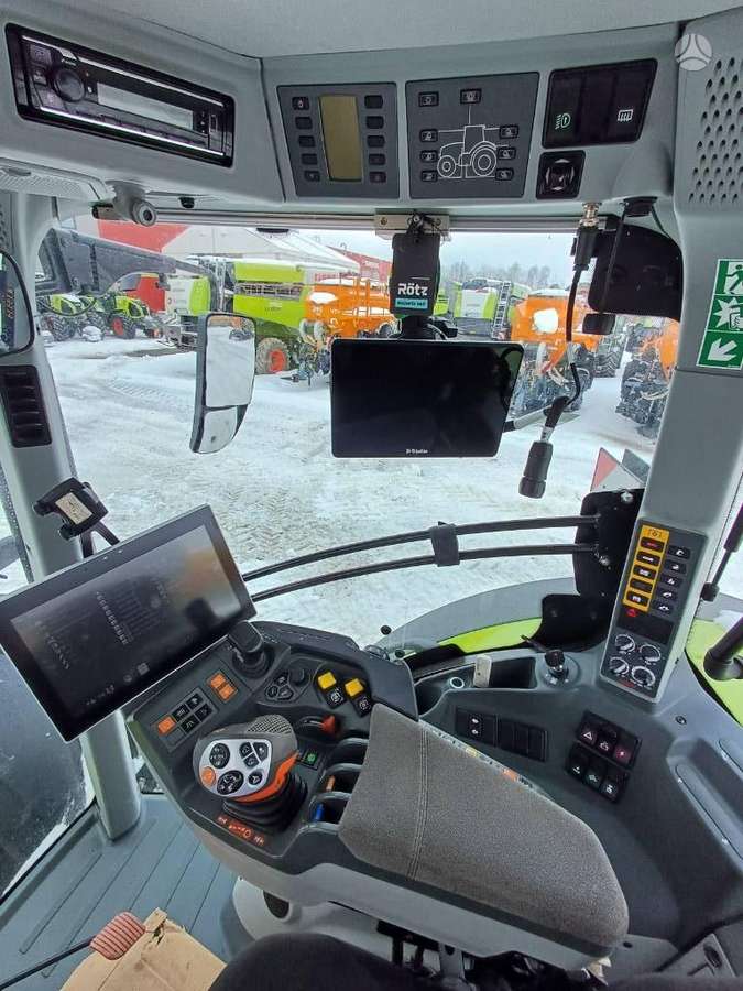 Claas Axion 850, tractors