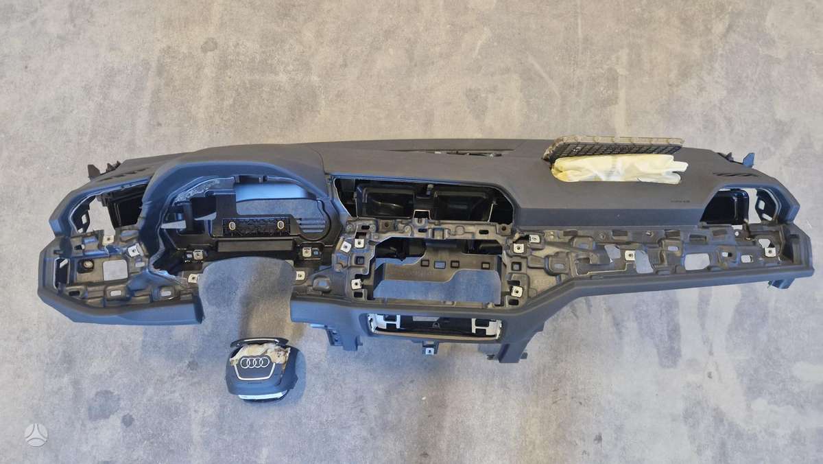 Audi Q3 dashboard