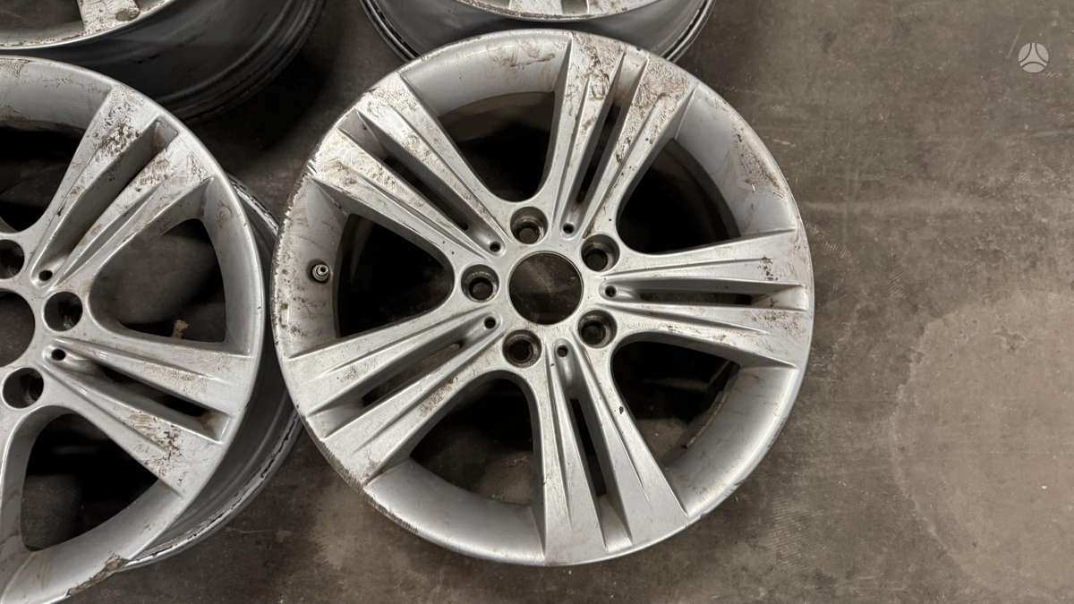 BMW, lengvojo lydinio, R17