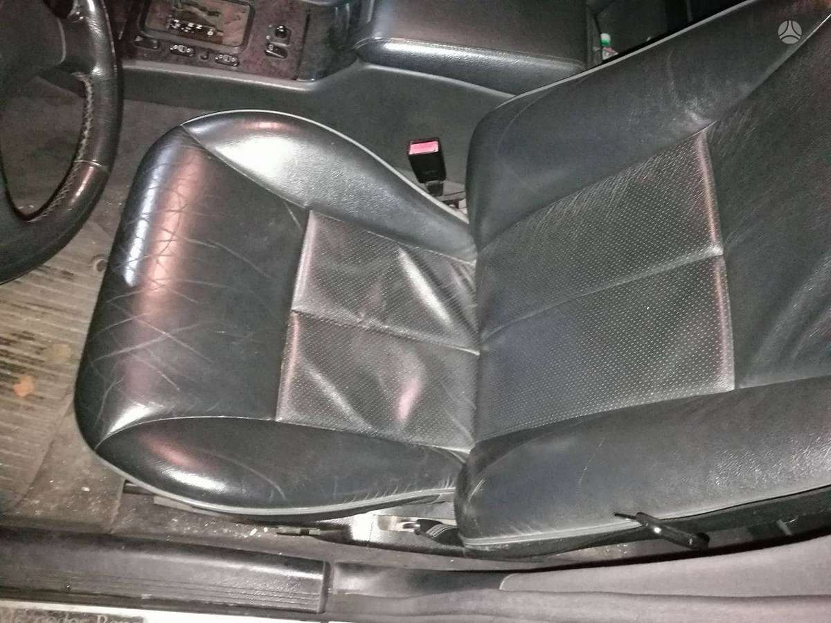 Mercedes-Benz E320 Odinis salonas avantgarde išpildymas didelis ekranas automata