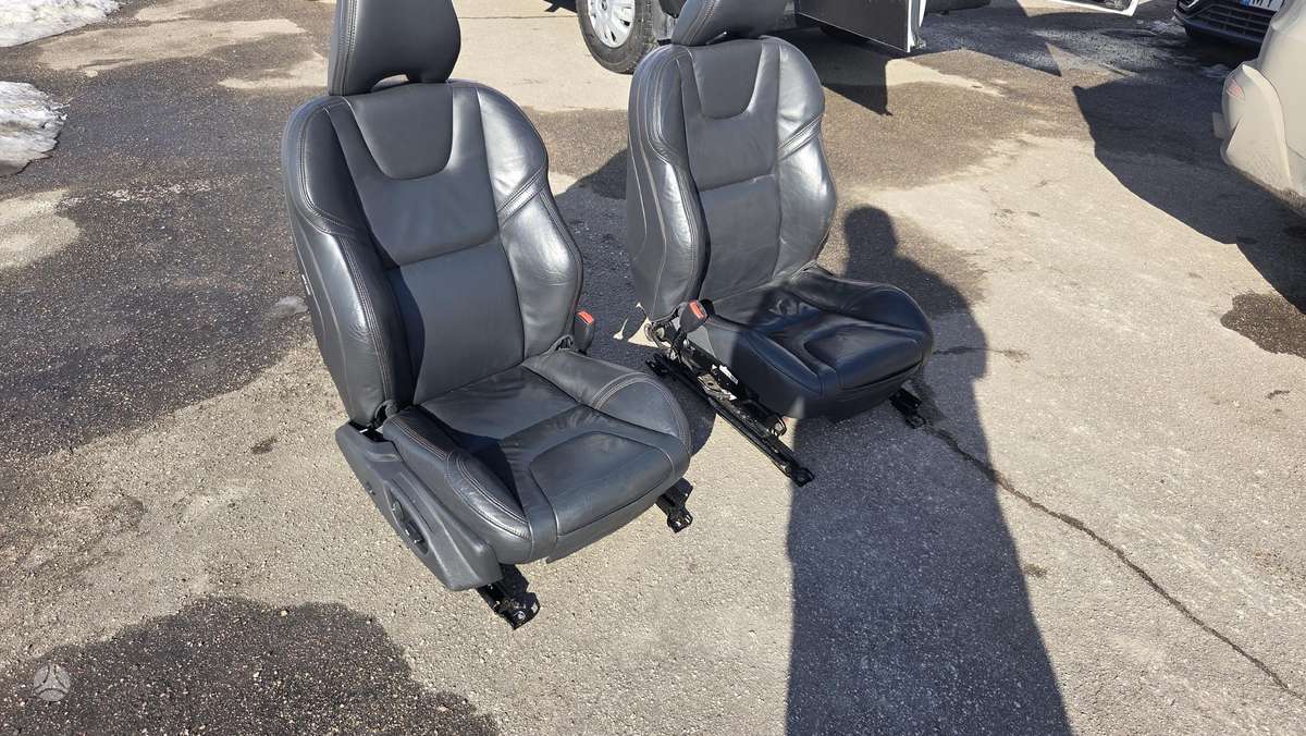 Volvo XC60 durų apmušalai, sėdynės