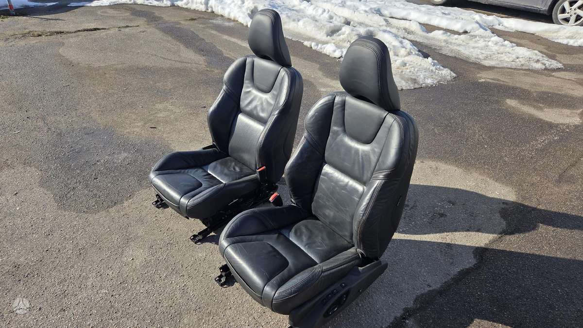 Volvo XC60 durų apmušalai, sėdynės