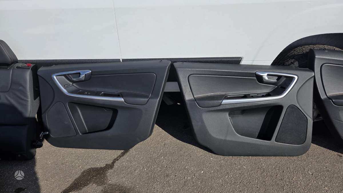 Volvo XC60 durų apmušalai, sėdynės