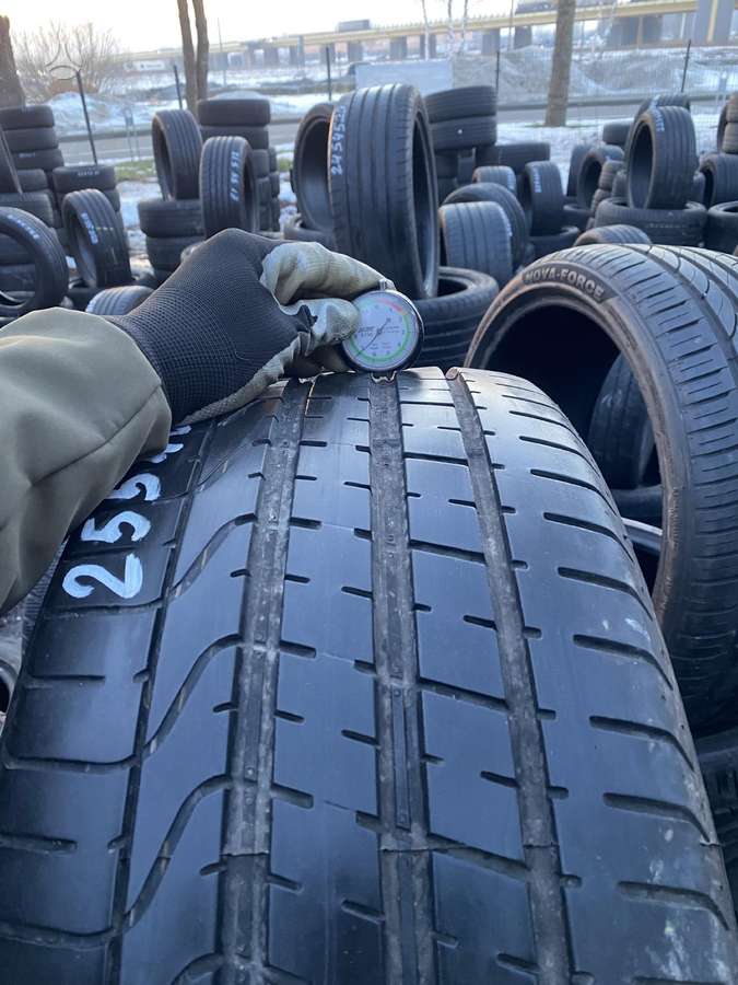 Pirelli PZero, summer 255/40 R21