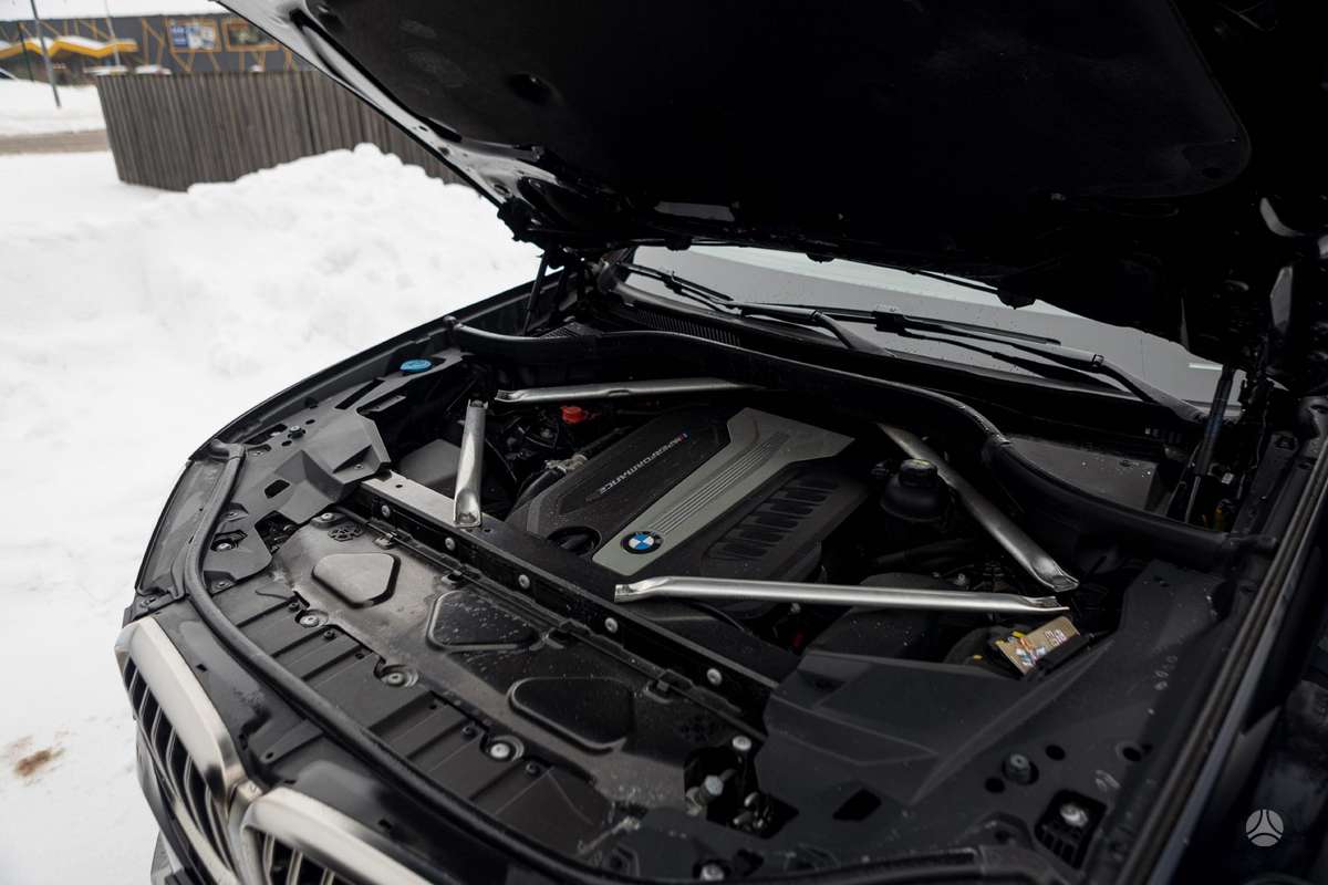 BMW X5, 3.0 l., Пикап