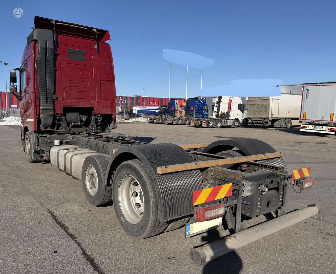 Volvo FH460 6x2, шасси