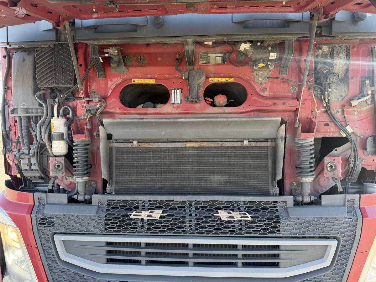Volvo FH460 6x2, шасси