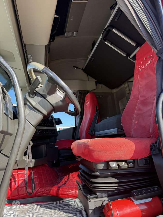 Volvo FH460 6x2, шасси